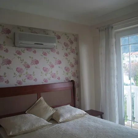 Daire Newly Refurbished 3 Bedroom Top Floor Duplex *