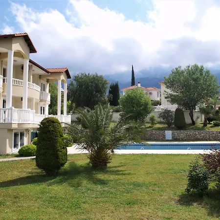 Newly Refurbished 3 Bedroom Top Floor Duplex Cedit