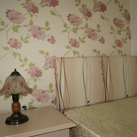 Daire Newly Refurbished 3 Bedroom Top Floor Duplex *