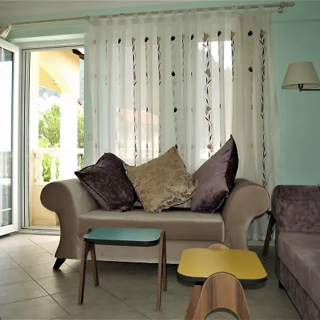 Newly Refurbished 3 Bedroom Top Floor Duplex Daire *