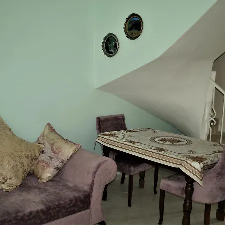 Newly Refurbished 3 Bedroom Top Floor Duplex