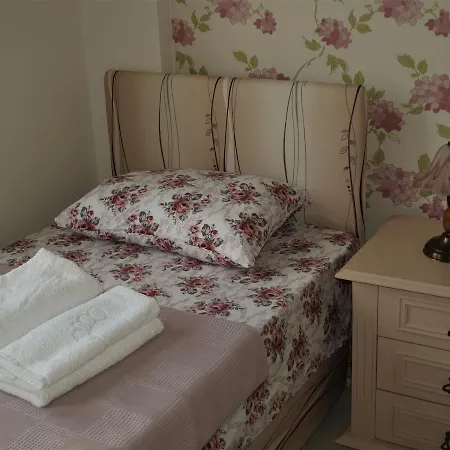 Newly Refurbished 3 Bedroom Top Floor Duplex