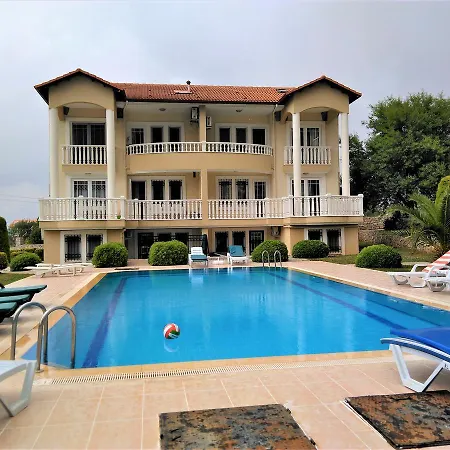 Daire Newly Refurbished 3 Bedroom Top Floor Duplex Cedit