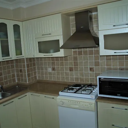 Newly Refurbished 3 Bedroom Top Floor Duplex * Cedit